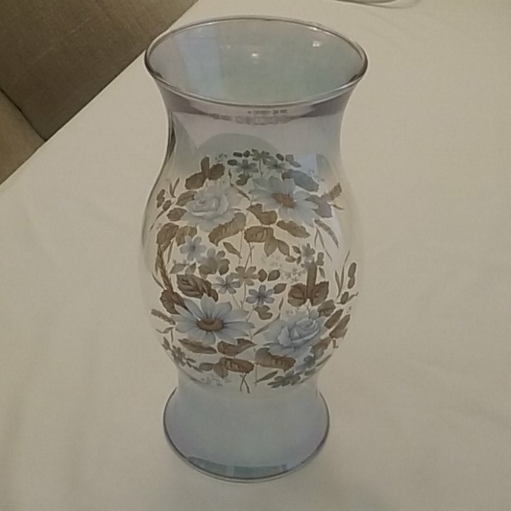 Blue floral chimney for oil lamp